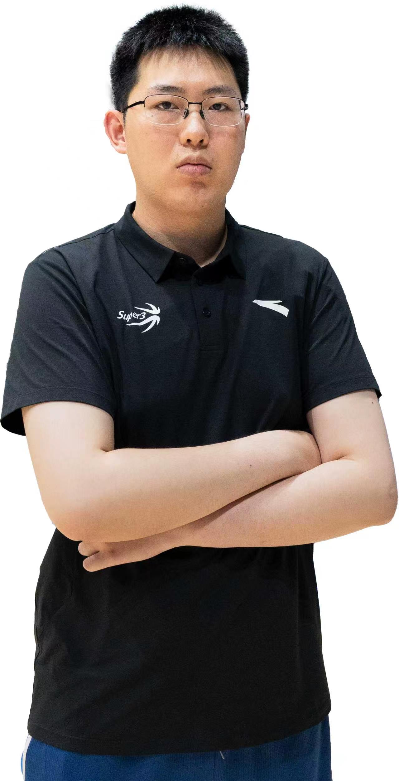雏鹰计划助理教练刘悠然